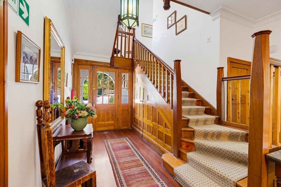 14 Bedroom Property for Sale in Oranjezicht Western Cape